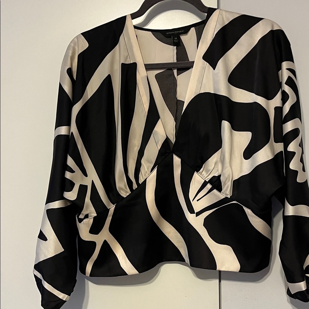Banana Republic Black and Cream Blouse